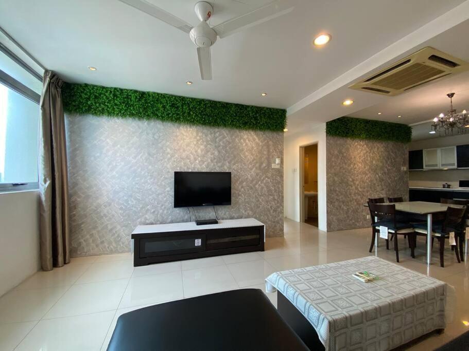 Spacious 3R,2R,Studio 5Min Walk To Time Square,Lalaport, Pool,Gym,Wifi Apartment กัวลาลัมเปอร์ ภายนอก รูปภาพ