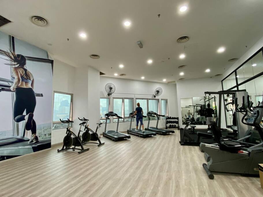 Spacious 3R,2R,Studio 5Min Walk To Time Square,Lalaport, Pool,Gym,Wifi Apartment กัวลาลัมเปอร์ ภายนอก รูปภาพ
